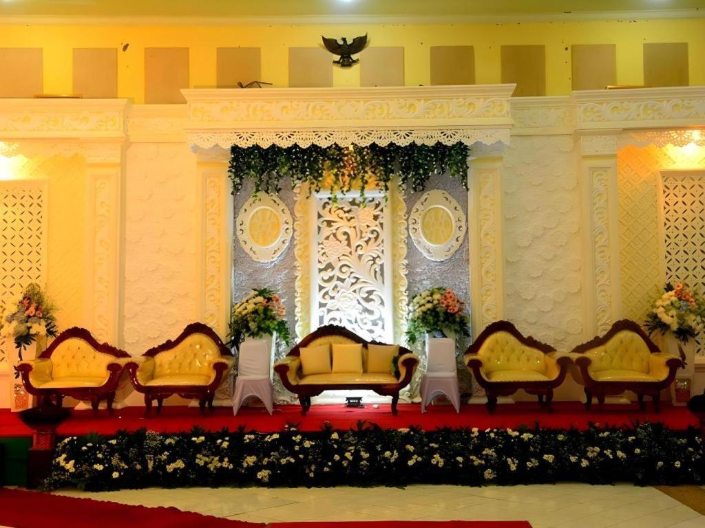 Augusta Sukabumi Hotel Exterior photo