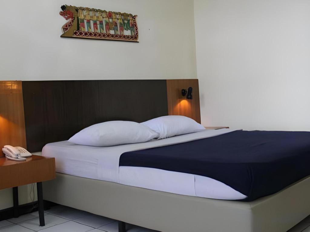Augusta Sukabumi Hotel Exterior photo