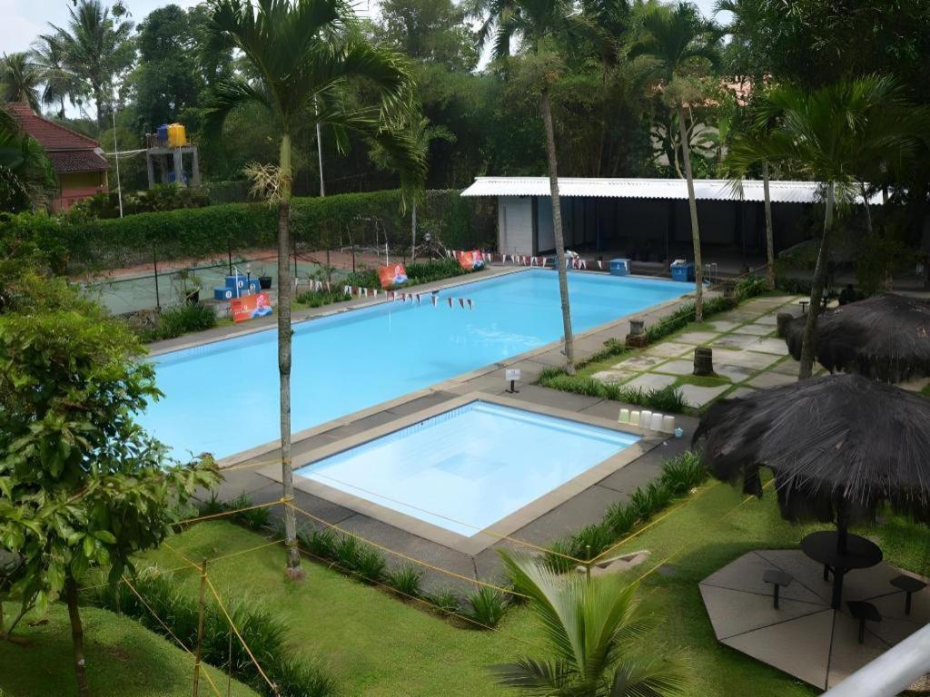 Augusta Sukabumi Hotel Exterior photo