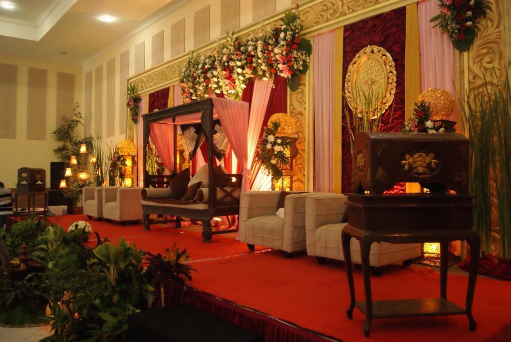 Augusta Sukabumi Hotel Exterior photo